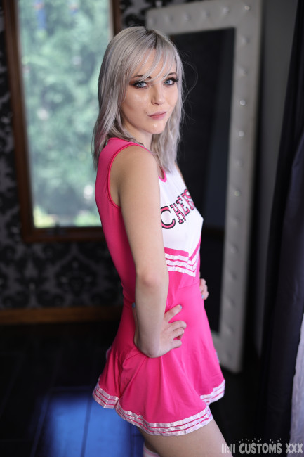 Teen Cheerleader! Gallery - Photo 4